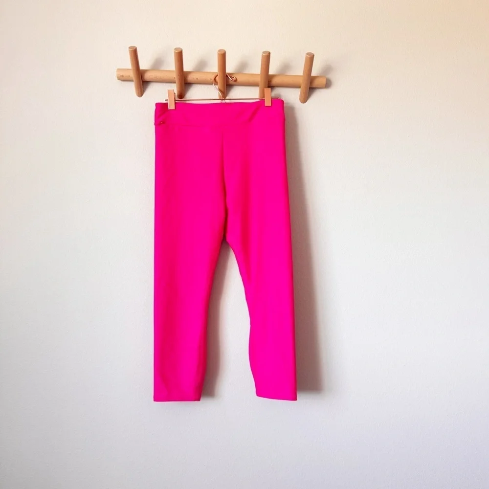 ALO Airlift Hot Pink Cropped High Rise Leggings